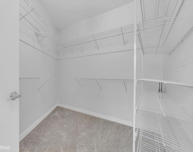 912 W Chicago Avenue - Photo Thumbnail 24