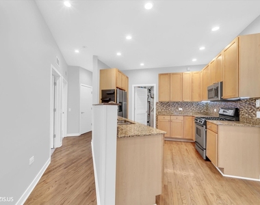 912 W Chicago Avenue - Photo Thumbnail 18