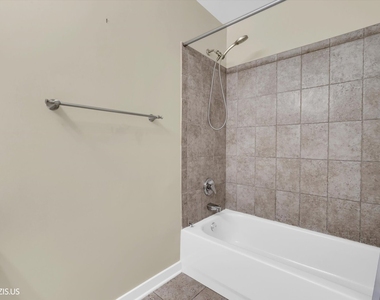 912 W Chicago Avenue - Photo Thumbnail 19