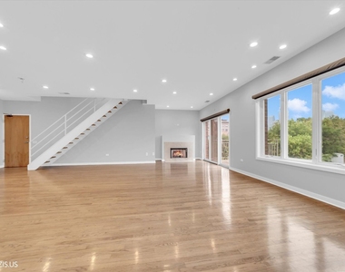 912 W Chicago Avenue - Photo Thumbnail 11