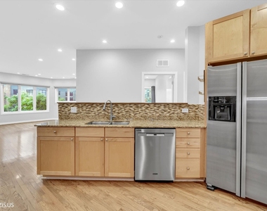 912 W Chicago Avenue - Photo Thumbnail 14