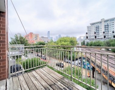 912 W Chicago Avenue - Photo Thumbnail 10