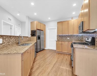 912 W Chicago Avenue - Photo Thumbnail 16