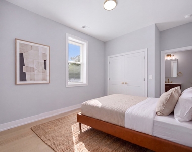2442 W Wilson Avenue - Photo Thumbnail 4