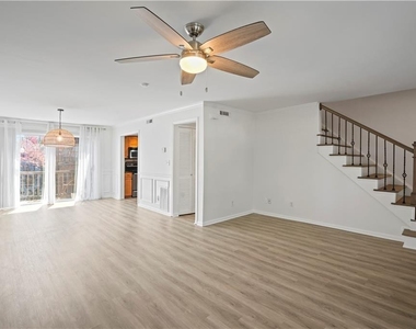 2825 Northeast Expressway Ne - Photo Thumbnail 1