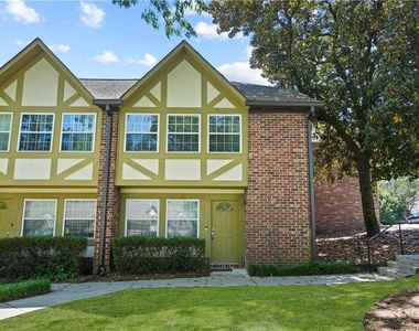 2825 Northeast Expressway Ne - Photo Thumbnail 2