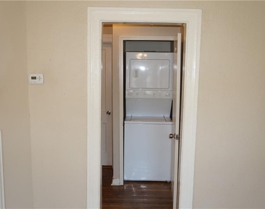 583 Colonial Circle Se - Photo Thumbnail 7