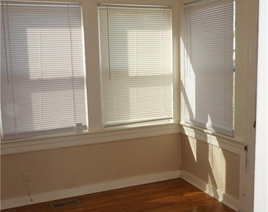 583 Colonial Circle Se - Photo Thumbnail 9