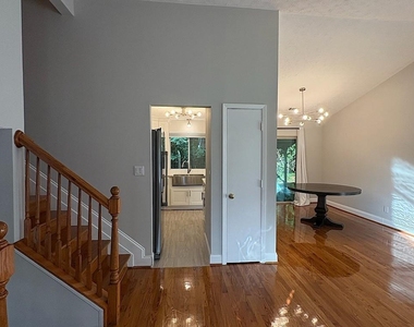 3767 Murdock Lane - Photo Thumbnail 8