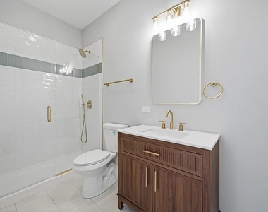2442 W Wilson Avenue - Photo Thumbnail 5