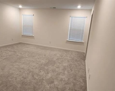 228 Banner Road - Photo Thumbnail 6