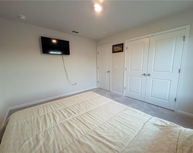 6960 Newcastle Circle - Photo Thumbnail 16