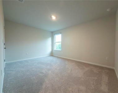 6960 Newcastle Circle - Photo Thumbnail 14