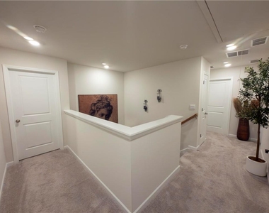 6960 Newcastle Circle - Photo Thumbnail 9