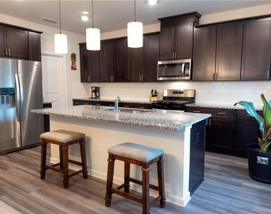 6960 Newcastle Circle - Photo Thumbnail 6