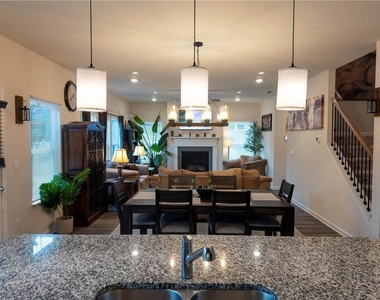 6960 Newcastle Circle - Photo Thumbnail 5