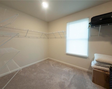 6960 Newcastle Circle - Photo Thumbnail 13
