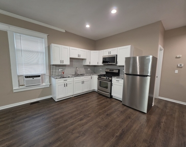 214 Franklin Street - Photo Thumbnail 6
