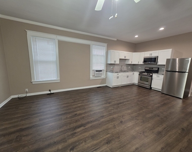 214 Franklin Street - Photo Thumbnail 3