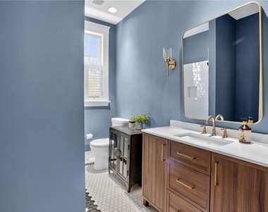 754 Juniper Street Ne - Photo Thumbnail 12