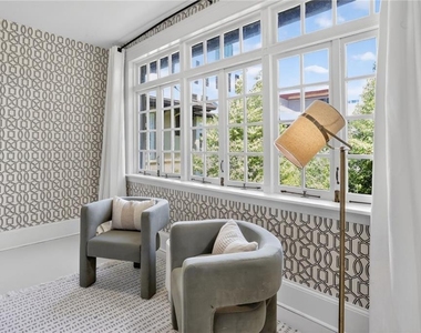 754 Juniper Street Ne - Photo Thumbnail 4