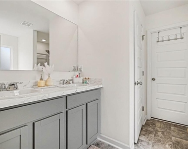 265 Daurian Drive - Photo Thumbnail 18