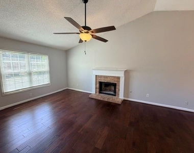 2627 Lone Oak Trail Nw - Photo Thumbnail 2