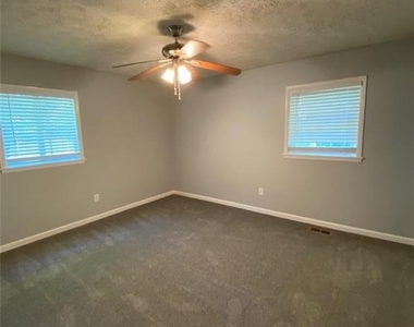 3063 Sasanqua Lane Sw - Photo Thumbnail 7