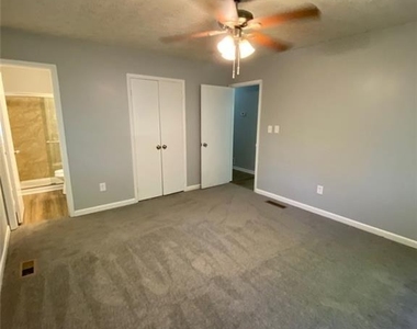 3063 Sasanqua Lane Sw - Photo Thumbnail 8