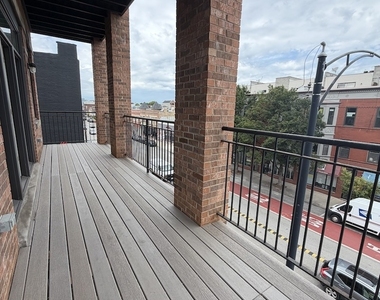 1701 W Chicago Avenue - Photo Thumbnail 5