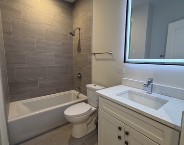 1701 W Chicago Avenue - Photo Thumbnail 12