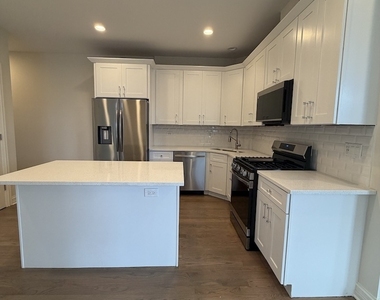 1701 W Chicago Avenue - Photo Thumbnail 6