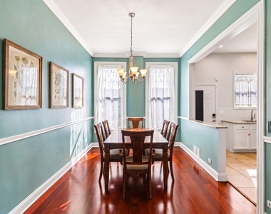 929 S Bell Avenue - Photo Thumbnail 2