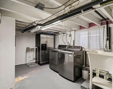929 S Bell Avenue - Photo Thumbnail 10
