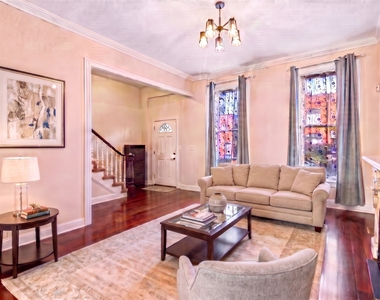929 S Bell Avenue - Photo Thumbnail 1