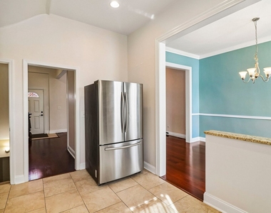 929 S Bell Avenue - Photo Thumbnail 4