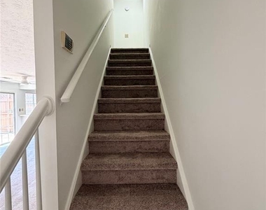 5556 Clover Rise Lane - Photo Thumbnail 7