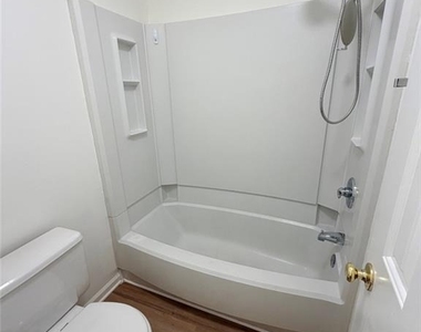 5556 Clover Rise Lane - Photo Thumbnail 13