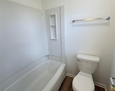 5556 Clover Rise Lane - Photo Thumbnail 9
