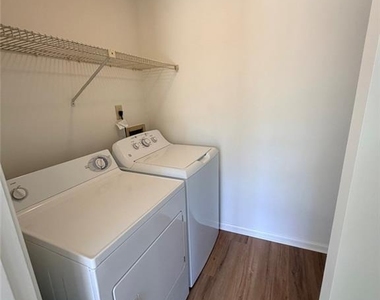 5556 Clover Rise Lane - Photo Thumbnail 6