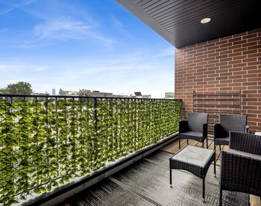522 N Western Avenue - Photo Thumbnail 14