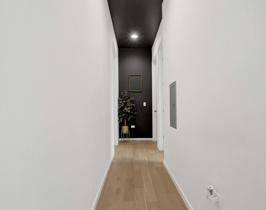 522 N Western Avenue - Photo Thumbnail 13