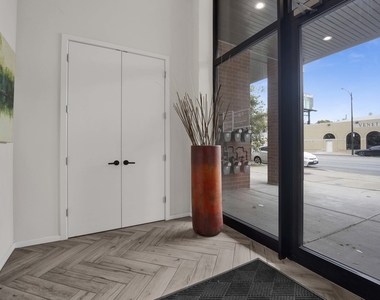 522 N Western Avenue - Photo Thumbnail 15