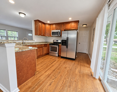 18660 W Pamela Place - Photo Thumbnail 3