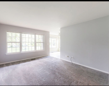 1202 N Red Oak Circle - Photo Thumbnail 1