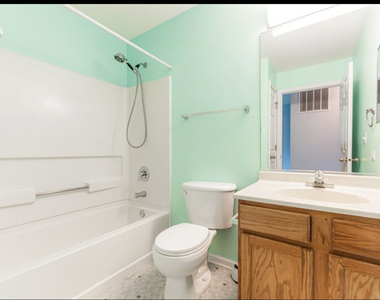 1202 N Red Oak Circle - Photo Thumbnail 6