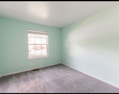 1202 N Red Oak Circle - Photo Thumbnail 10