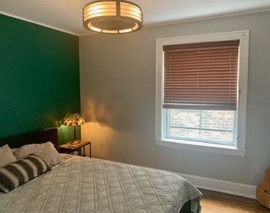 2439 W Gunnison Street - Photo Thumbnail 5