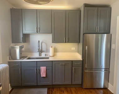 2439 W Gunnison Street - Photo Thumbnail 2