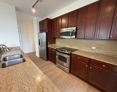 100 E 14th Street - Photo Thumbnail 10